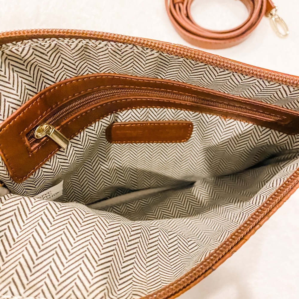 Steve Madden Wristlet - Super Stylish - Picture 2 of 3